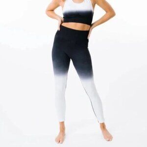 Zyia Women's Large Seamless Performance Hi-Rise Leggings Black White Ombre